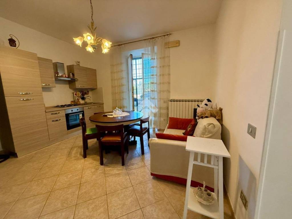 appartamento in affitto ad Orte in zona Orte Scalo
