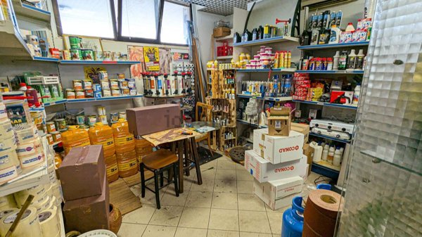 locale commerciale in affitto ad Orte in zona Orte Scalo