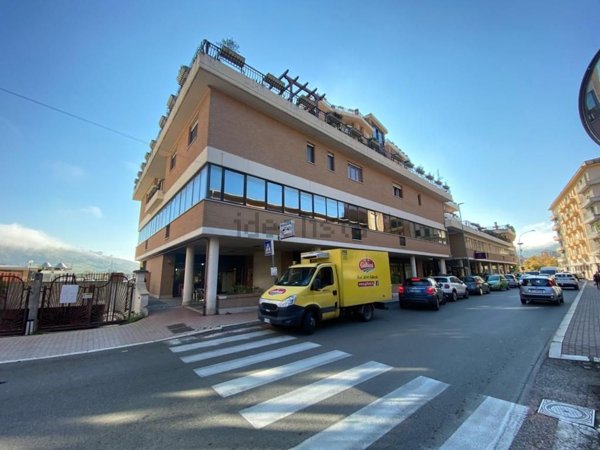 ufficio in affitto ad Orte in zona Orte Scalo