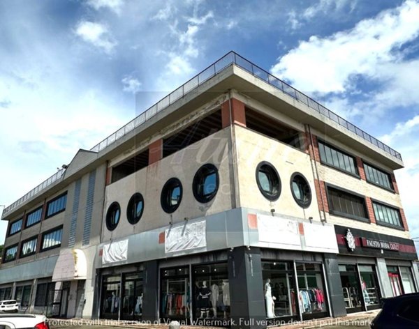 negozio in affitto ad Orte