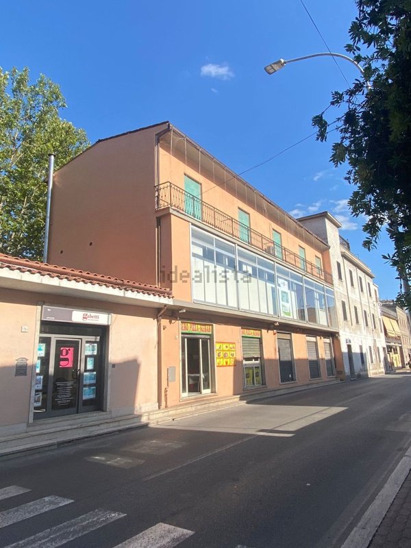 locale commerciale in affitto ad Orte in zona Orte Scalo