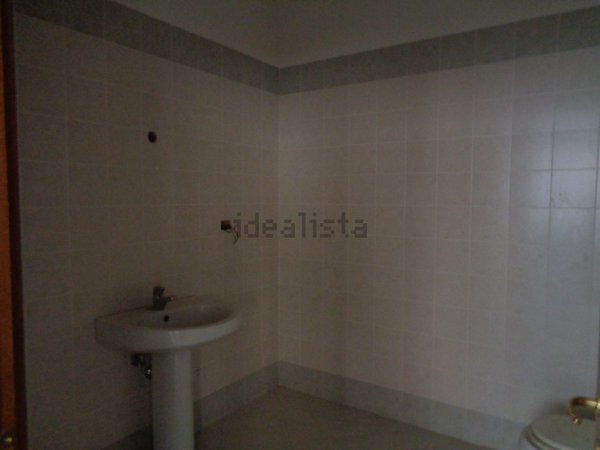 ufficio in affitto ad Orte in zona Orte Scalo