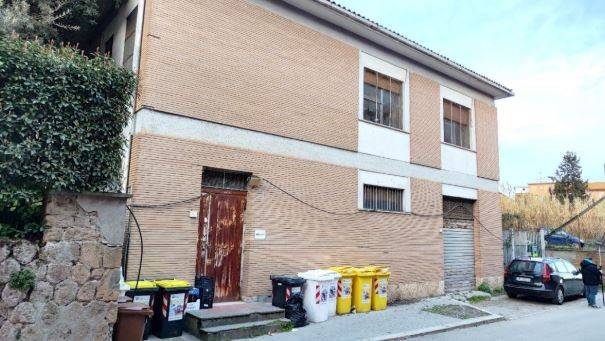 locale commerciale in affitto ad Orte in zona Orte Scalo