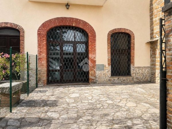 ufficio in affitto ad Orte in zona Orte Scalo