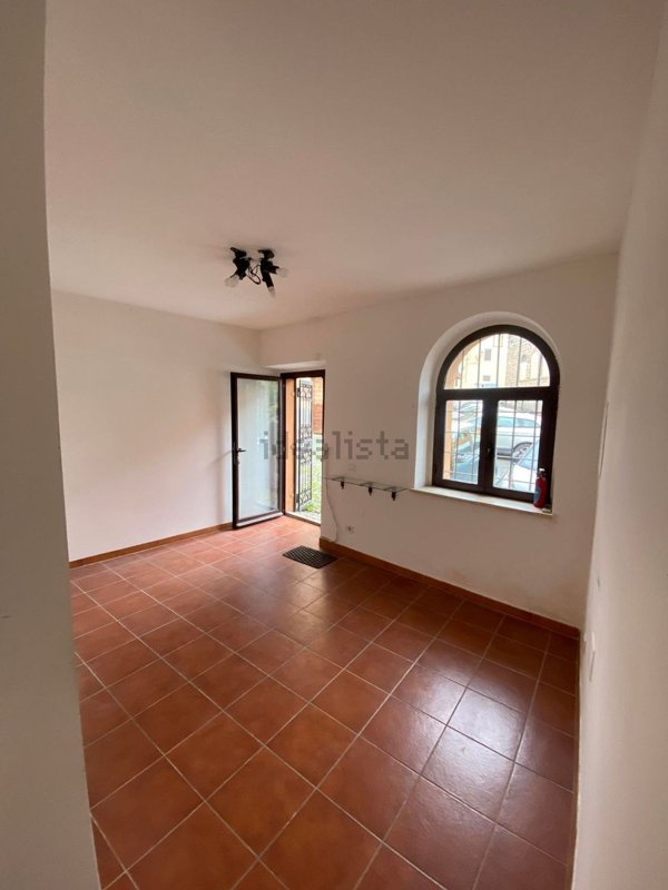 ufficio in affitto a Sutri