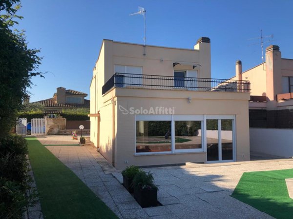 casa indipendente in affitto a Tarquinia