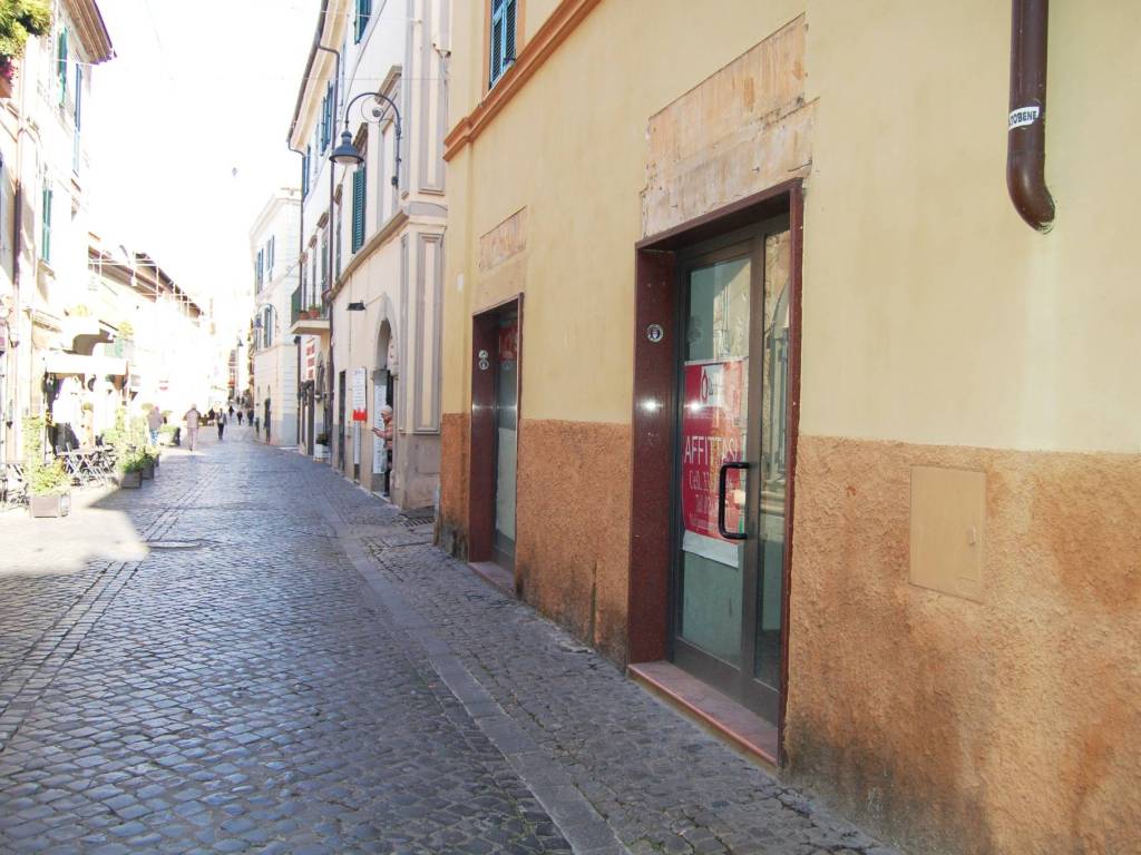 negozio in affitto a Tarquinia