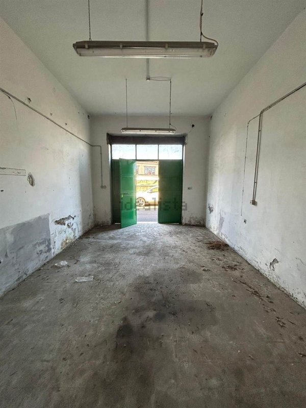 locale di sgombero in affitto a Tuscania