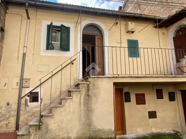appartamento in affitto a Vallerano