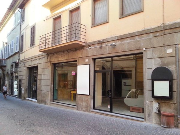 negozio in affitto a Viterbo in zona Centro Città
