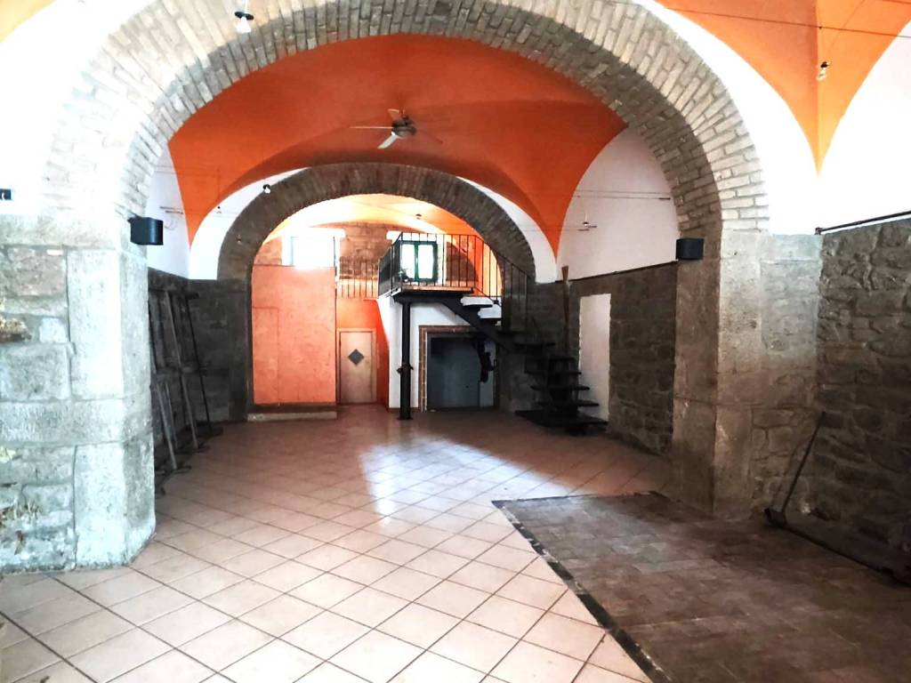 negozio in affitto a Viterbo in zona Centro Città