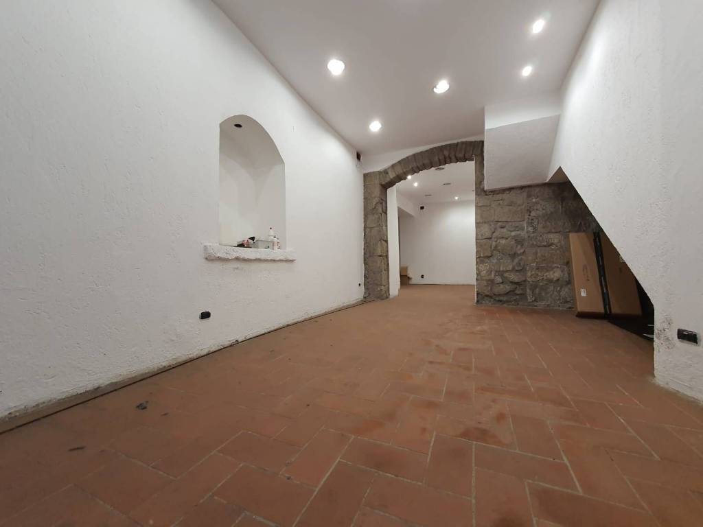 negozio in affitto a Viterbo in zona Centro Città