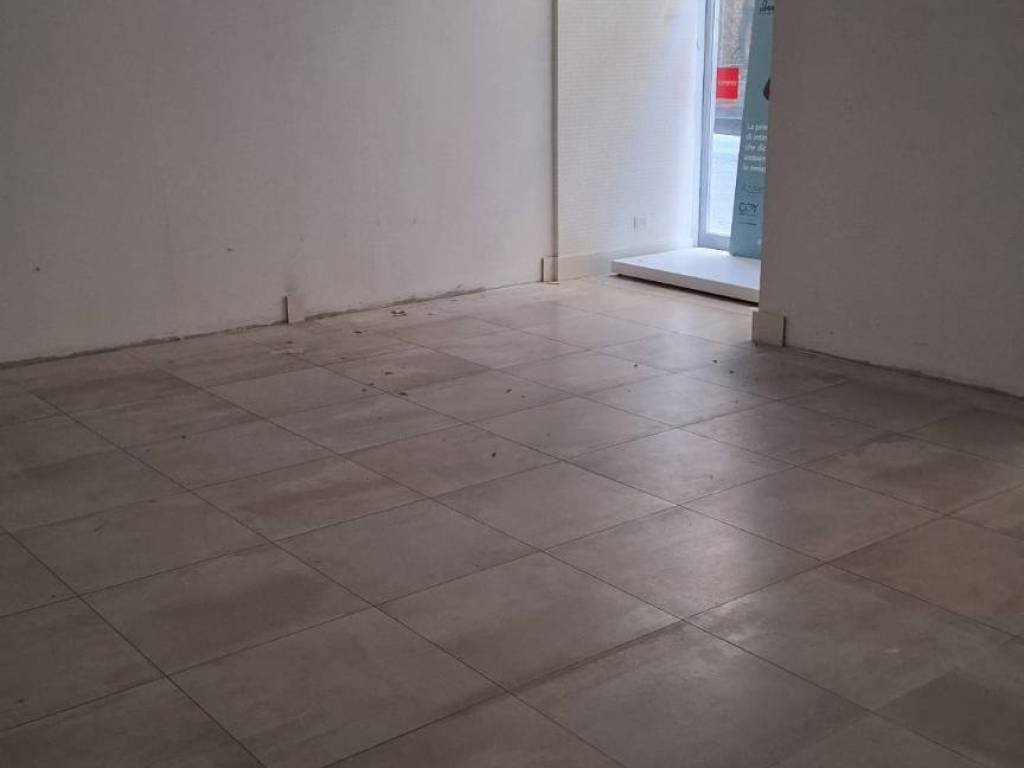 negozio in affitto a Viterbo in zona Centro Città