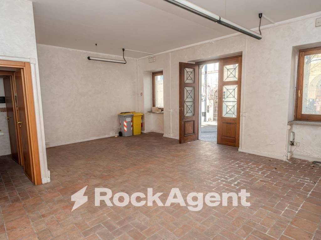negozio in affitto a Viterbo in zona Centro Città
