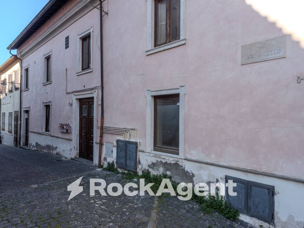 trivano in affitto a Viterbo in zona San Martino al Cimino