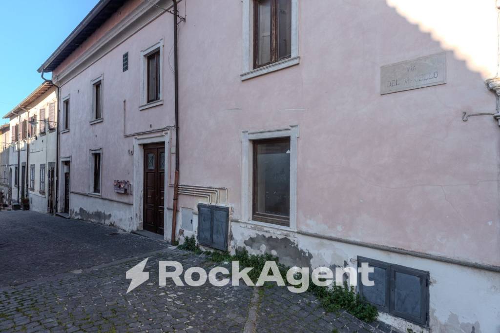 trivano in affitto a Viterbo in zona San Martino al Cimino