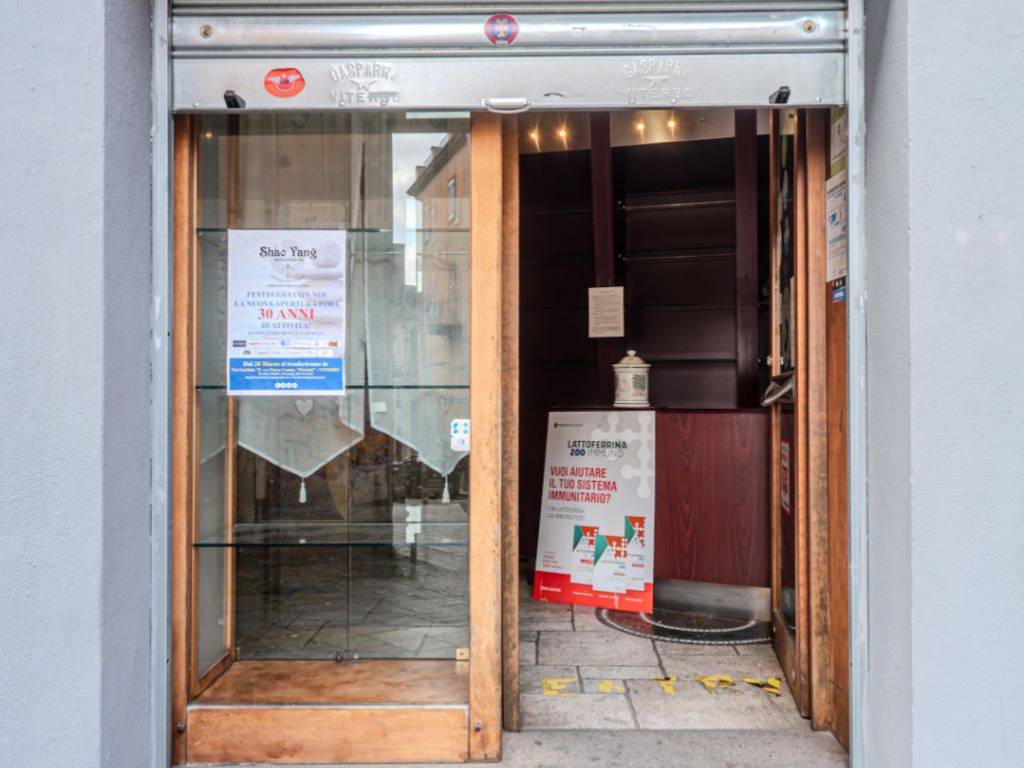 negozio in affitto a Viterbo in zona Centro Città