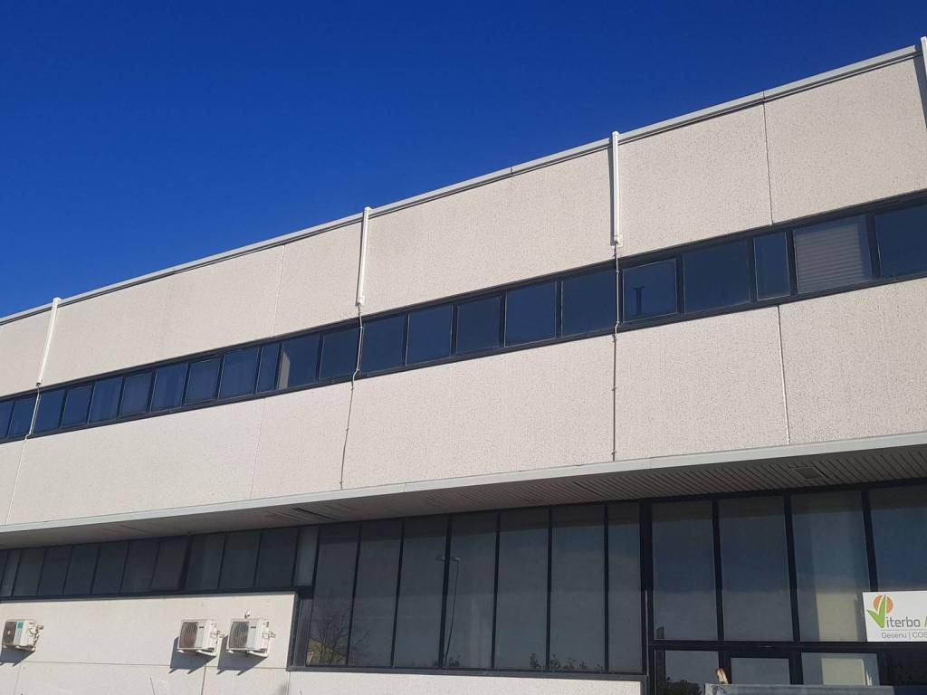 locale commerciale in affitto a Viterbo in zona Grotte Santo Stefano