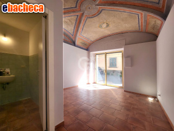 locale commerciale in affitto a Viterbo