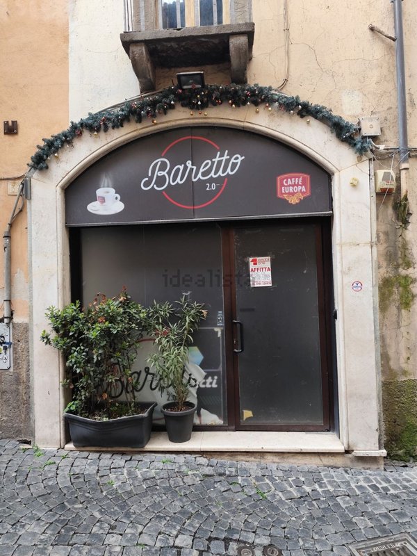 locale commerciale in affitto a Viterbo