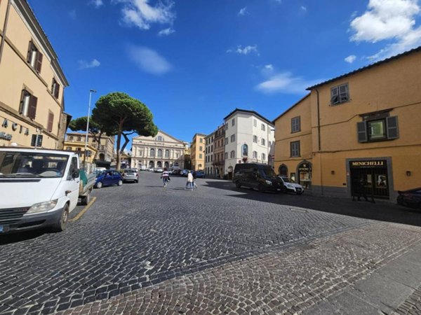 locale commerciale in affitto a Viterbo in zona Centro Città