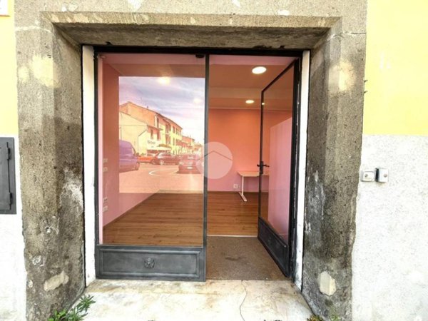 negozio in affitto a Viterbo in zona San Martino al Cimino