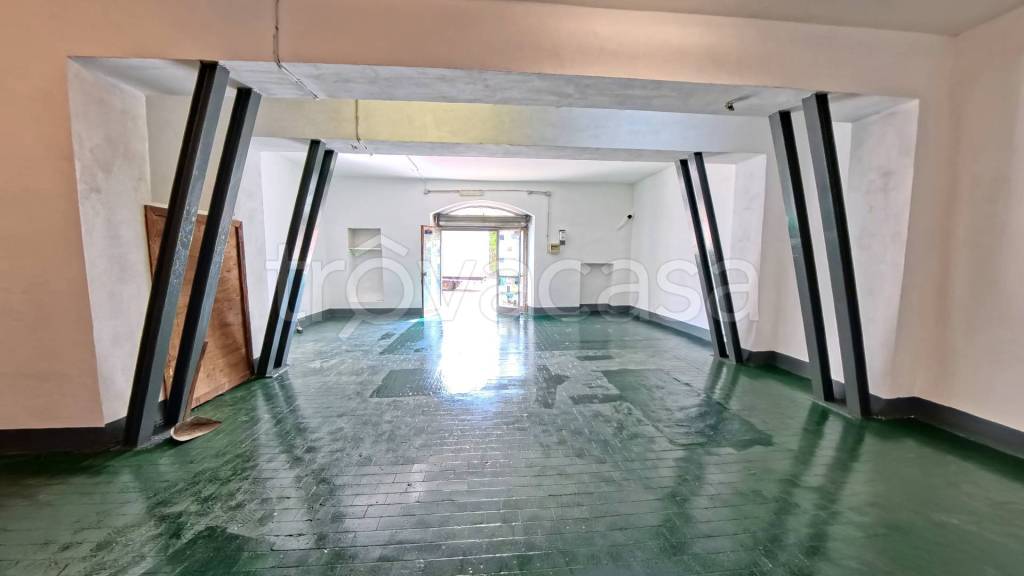 negozio in affitto a Viterbo