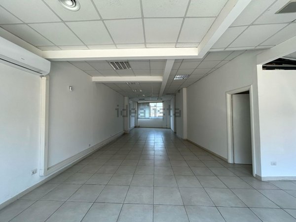 locale commerciale in affitto a Viterbo in zona Centro Città