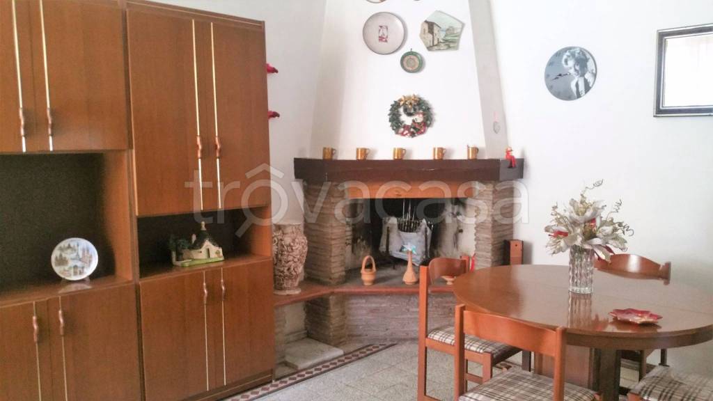 appartamento in affitto a Viterbo in zona Tobia