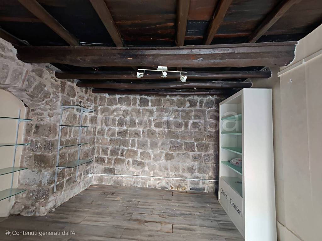 negozio in affitto a Viterbo