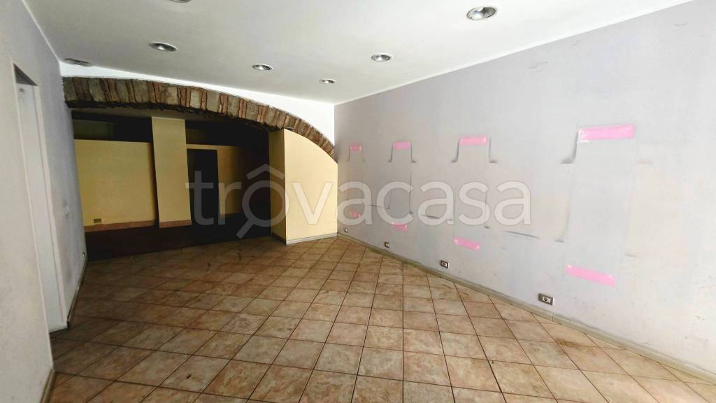 negozio in affitto a Viterbo in zona Centro Città