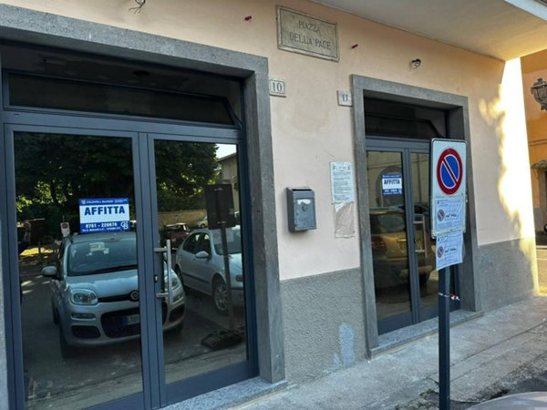 locale commerciale in affitto a Viterbo in zona La Quercia