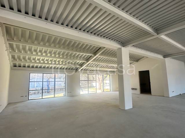 negozio in affitto a Viterbo in zona Centro Città