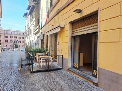 negozio in affitto a Viterbo