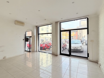 negozio in affitto a Viterbo