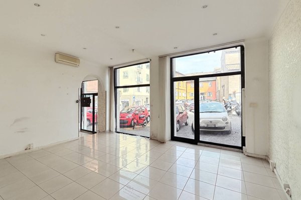 locale commerciale in affitto a Viterbo