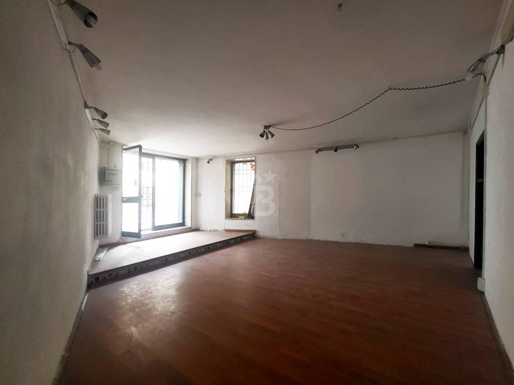 locale commerciale in affitto a Viterbo in zona Centro Città