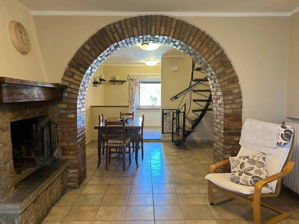 casa indipendente in affitto a Viterbo in zona San Martino al Cimino