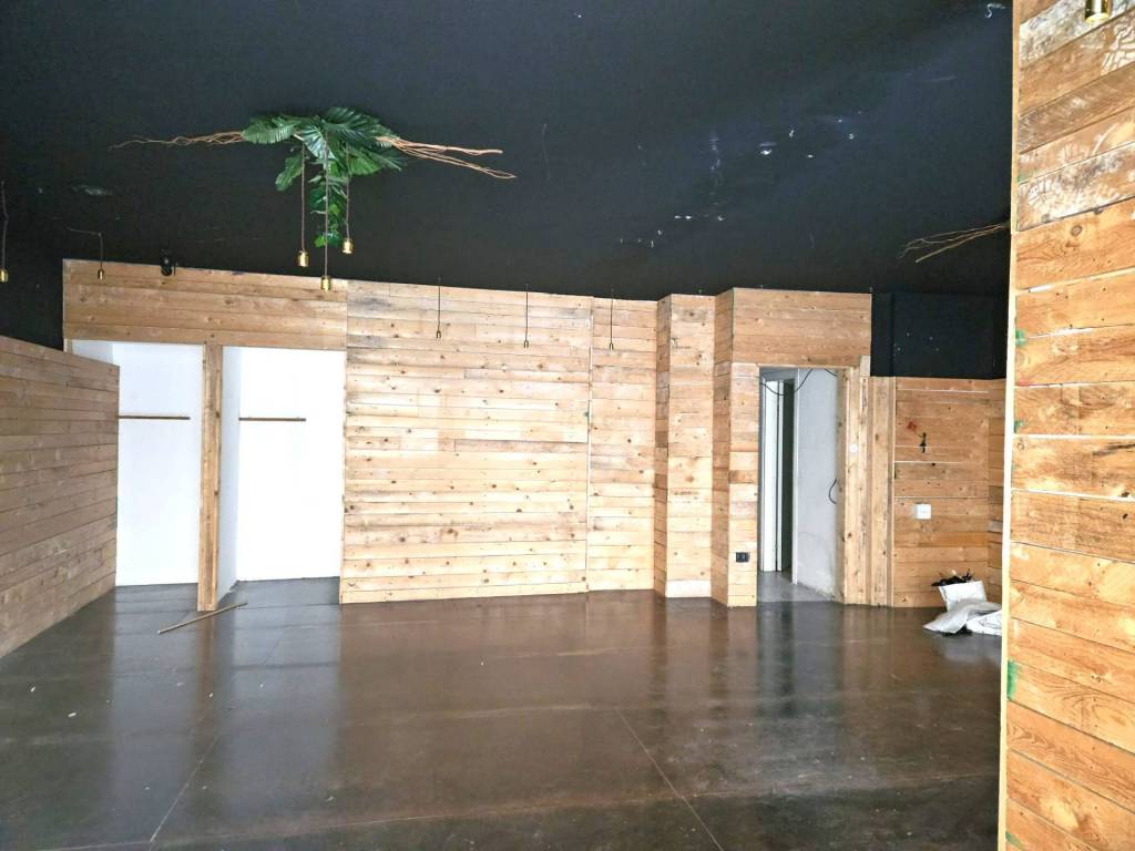 negozio in affitto a Viterbo in zona Centro Città