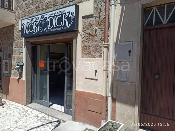 negozio in affitto a Viterbo