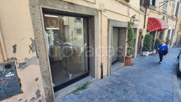 negozio in affitto a Viterbo in zona Centro Città