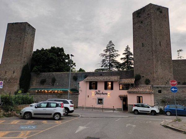 negozio in affitto a Viterbo in zona Centro Città