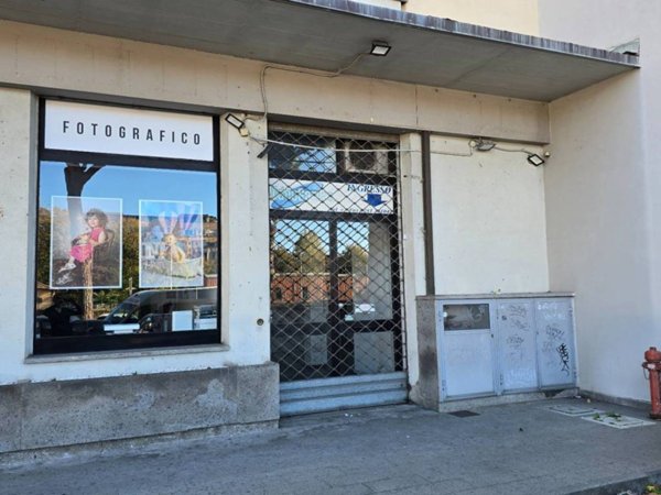 negozio in affitto a Viterbo