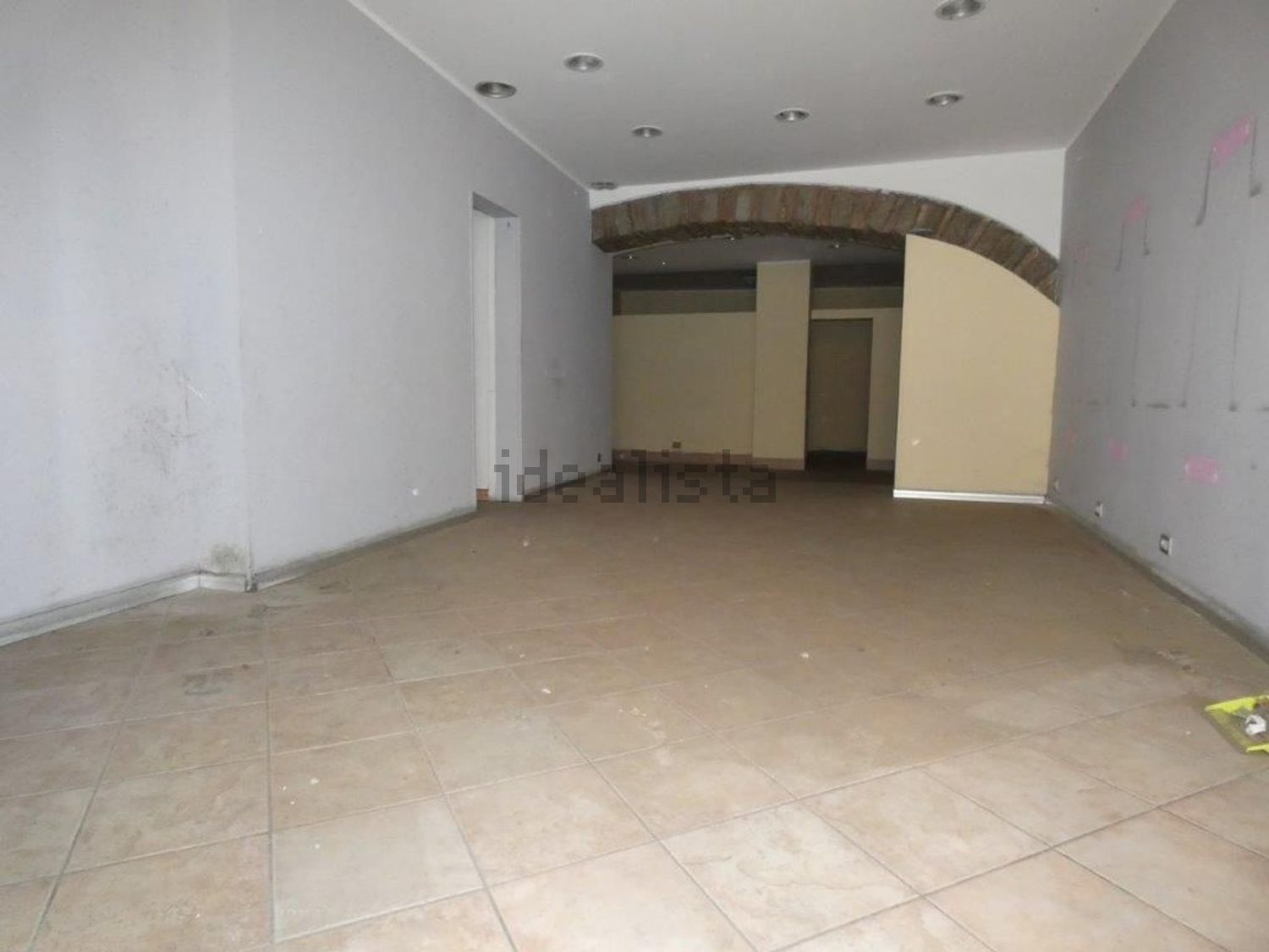 locale commerciale in affitto a Viterbo