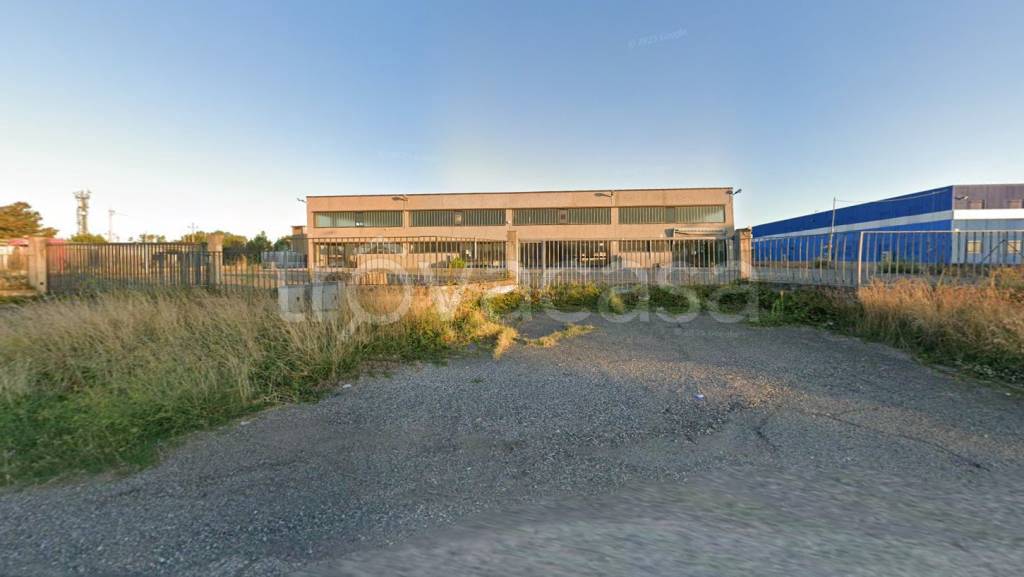 locale commerciale in affitto a Viterbo