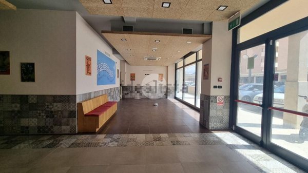 locale commerciale in affitto a Viterbo