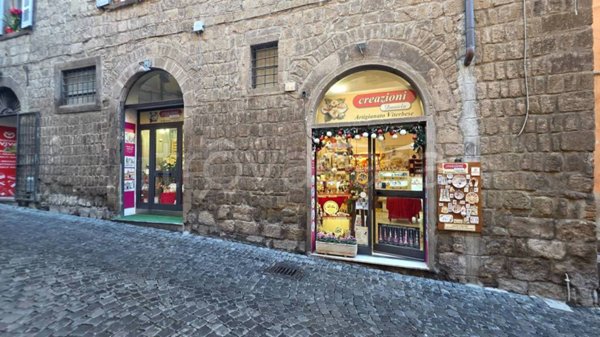 negozio in affitto a Viterbo in zona Centro Città