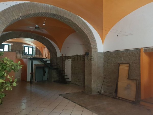locale commerciale in affitto a Viterbo in zona Centro Città