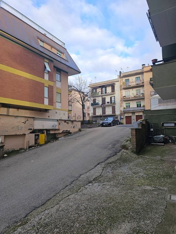 locale commerciale in affitto a Viterbo in zona Bagnaia