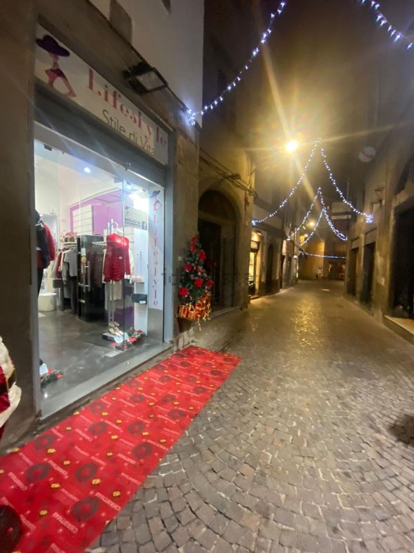 locale commerciale in affitto a Viterbo
